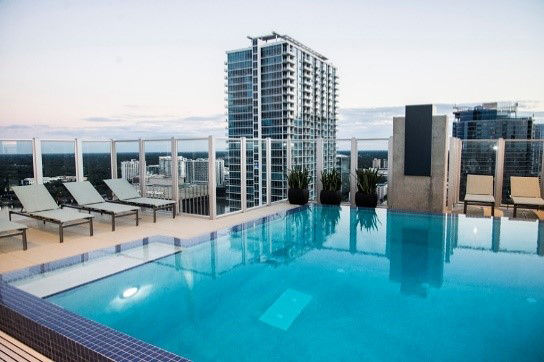 Orlando Skyhouse pool